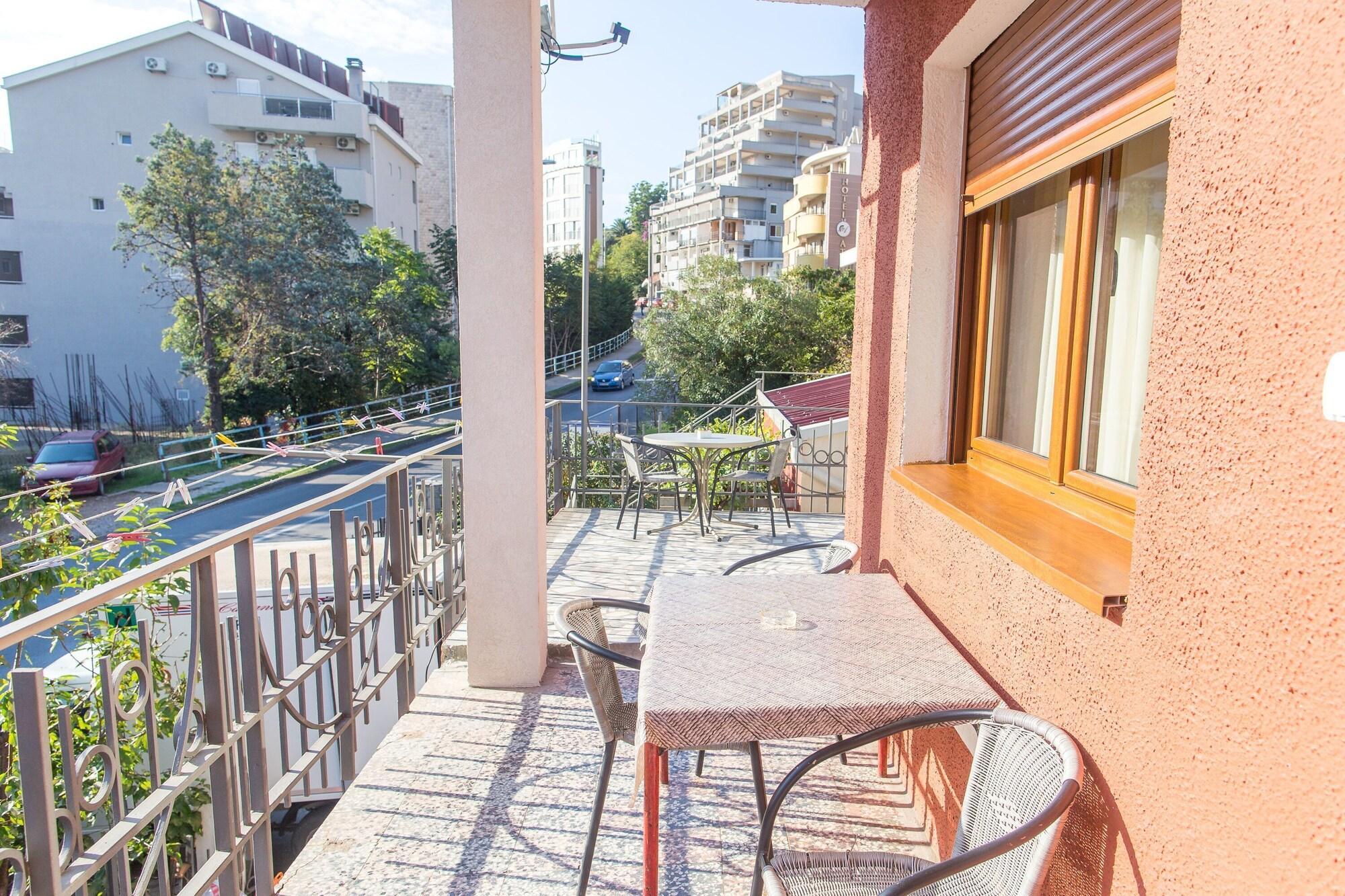 Guesthouse Blue Coast Budva Eksteriør billede